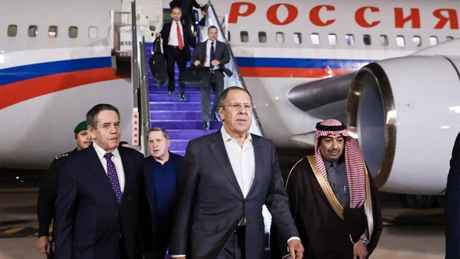Manuver Presiden Amerika Serikat Donald Trump untuk mengakhiri perang Rusia vs Ukraina membuat panik sejumlah negara sekutu AS di Eropa.