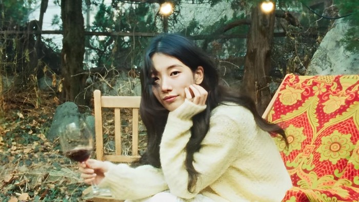 Suzy Kembali Pancarkan Pesona 'Cinta Pertama' di Lagu Baru, Come Back