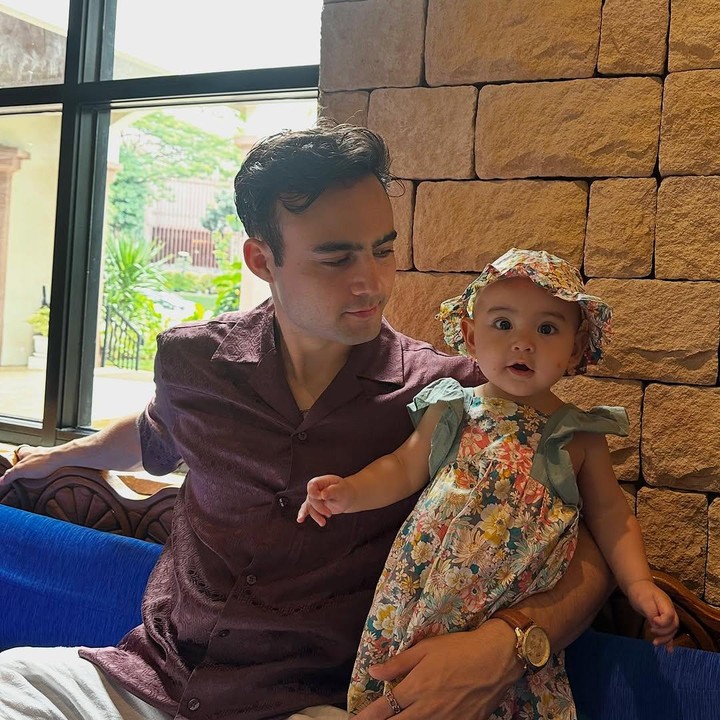 <p>Belum lama ini, Victoria turut merayakan Hari Valentine bersama kedua orang tuanya. Mereka terlihat menghabiskan waktu dengan makan bersama. (Foto: Instagram: @laura_theux)</p>