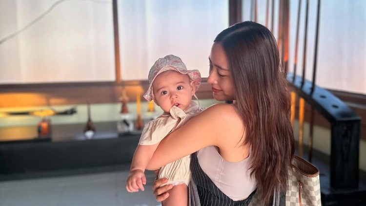 Potret Victoria Putri Laura Theux Potret Victoria Putri Laura Theux