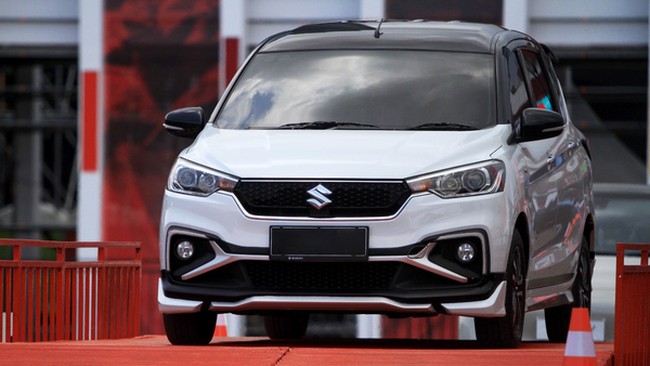 Agar pengunjung tak cuma melihat dan mendengar saja, Suzuki menyediakan mobil-mobil test drive agar pengunjung bisa mendapatkan pengalaman langsung.