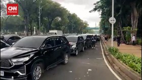 VIDEO: Ada Pengarahan Kepala Daerah, Kawasan Monas Macet Total