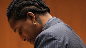 FOTO: Senyum A$AP Rocky Dinyatakan Tak Bersalah Kasus Penembakan