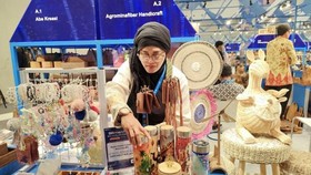 BRI Dukung UMKM Handicraft Kebumen Bawa Produk Alam Lokal ke Dunia