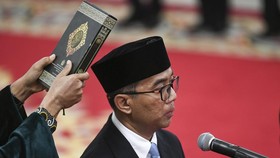 FOTO: Prabowo Lantik Mendikti Brian Yuliarto Pengganti Satryo