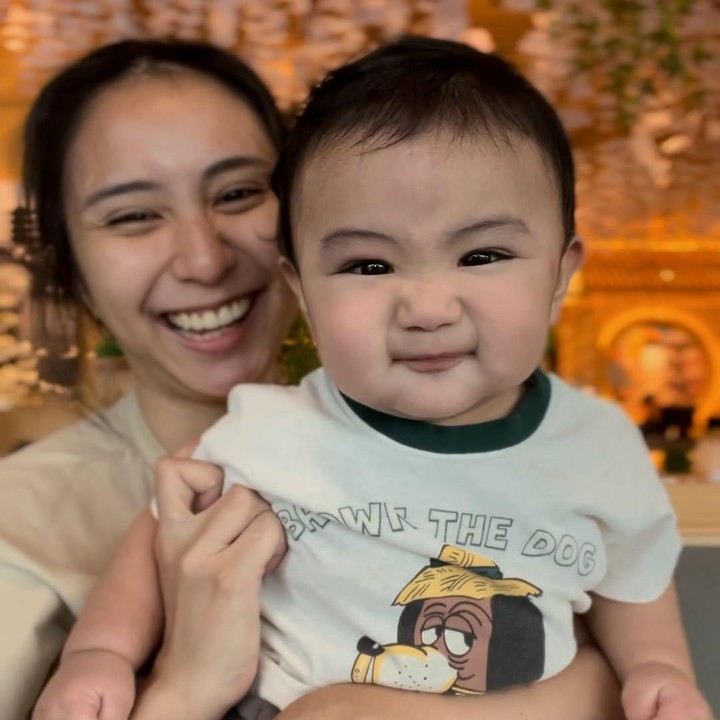 <p>"Bayi bahagiaku," tulis Clairine melengkapi unggahan ini seraya menyisipkan emotikon hati. (Foto: Instagram: @clairineclay)</p>