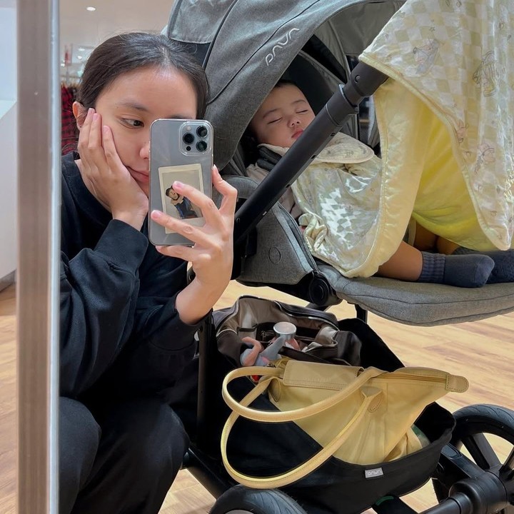 <p>Elio Belshalom Suherman putra Clairine Clay dan Joshua Suherman lahir pada 22 Juli 2024, Bunda. Kini, usianya genap tujuh bulan. (Foto: Instagram: @clairineclay)</p>