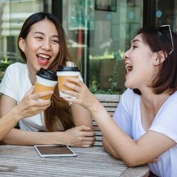 5 Zodiak yang Paling FOMO, Nggak Bisa Ketinggalan Apa Pun!