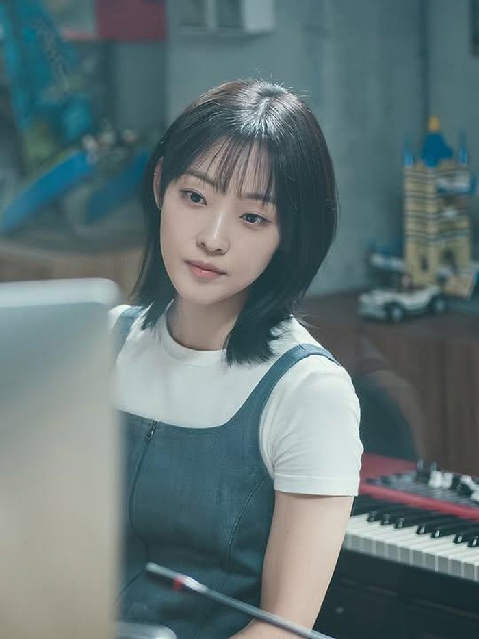 Bagaimana penampilan Jeon So Nee dalam drama Melo Movie ini menurut kamu, Beauties?/ Foto: instagram.com/netflixkr