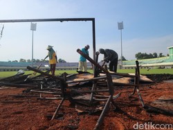 Kata LA Mania Soal Persela Disanksi Tanpa Penonton Semusim: Kami Mohon Maaf