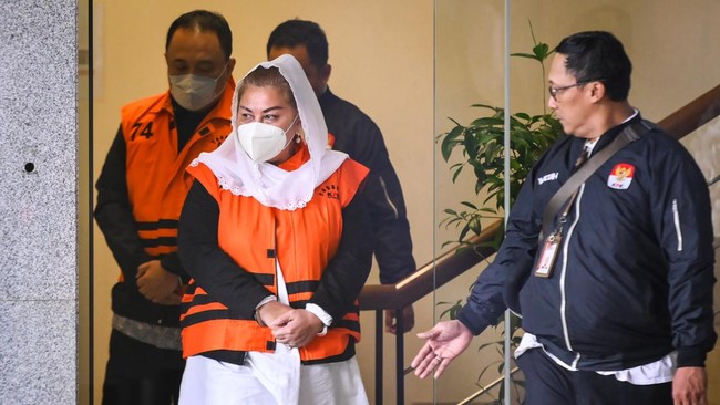 KPK membeberkan tiga kasus dugaan korupsi yang menjerat Wali Kota Semarang Ita dan suaminya yang merupakan Ketua Komisi D DPRD Provinsi Jateng Alwi.