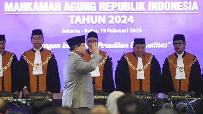 Presiden Prabowo Subianto bertemu dengan ratusan hakim di Kompleks Istana Kepresidenan, Jakarta.