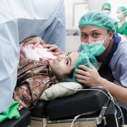 6 Daftar Selebritas yang Melahirkan Anak Pertamanya di Tahun 2025