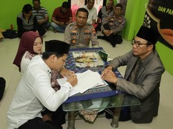 Pelaku Curanmor 40 TKP di Surabaya Menikah di Kantor Polisi