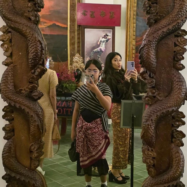 <p>"Tidak pernah melewatkan kesempatan untuk girls night out!" tulis Dian dengan menyisipkan emotikon hati seraya mengunggah potret bersama sang putri. (Foto: Instagram: @therealdisastr)</p>