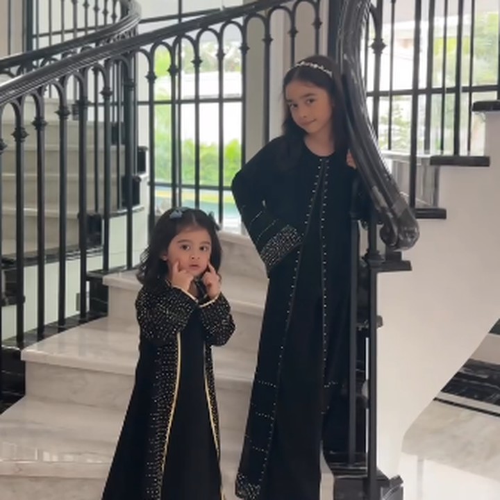<p>"Versi cimit-cimit katanya pengen <em>fashion showwww,</em>" tulis Margin seraya menyisipkan emotikon tertawa dan lambang hati. (Foto: Instagram: @marginw)</p>