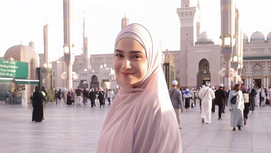 Potret Syifa Hadju Umrah Potret Syifa Hadju Umrah