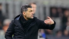 Pelatih Milan: Kartu Merah Theo Ubah Segalanya, Kami Marah dan Kecewa