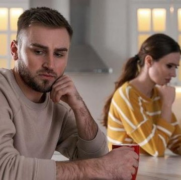 12 Tanda Pria yang Sebenarnya Tidak Tertarik Denganmu, Menurut Para Psikolog!