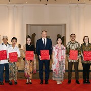 Dedikasi Besar Thresia Mareta di Balik Penghargaan Knight of the Ordre des Arts et des Lettres