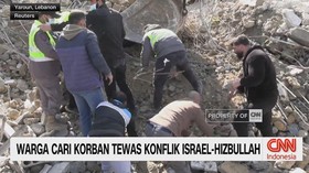 VIDEO: Warga Cari Korban Tewas Konflik Israel-Hizbullah