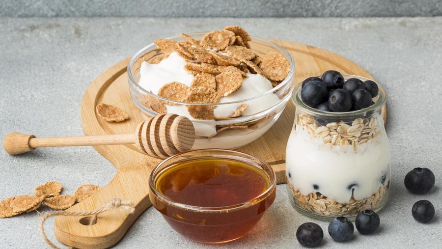 yogurt madu Ilustrasi Olahan Yogurt dan Madu