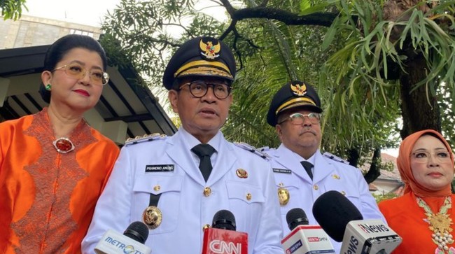 Ketua Umum PDIP Megawati Soekarnoputri mengingatkan Pramono Anung dan Rano Karno agar jangan mengabaikan arahan dari Presiden Prabowo Subianto.