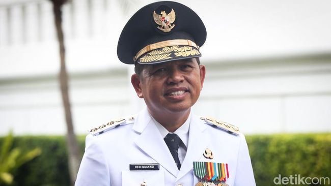 Ketahuan Dedi Mulyadi Main Catur, Alasan Anggota DPRD Bekasi: Isi Waktu Luang