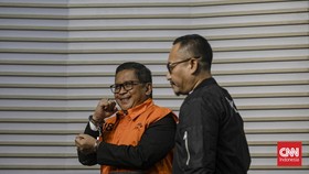 FOTO: Penampakan Sekjen PDIP Hasto Kristiyanto Saat Ditahan KPK