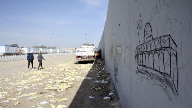 Israel setuju buka perbatasan Rafah yang hubungkan Mesir dengan Gaza, tapi hanya bisa dilalui pejalan kaki.