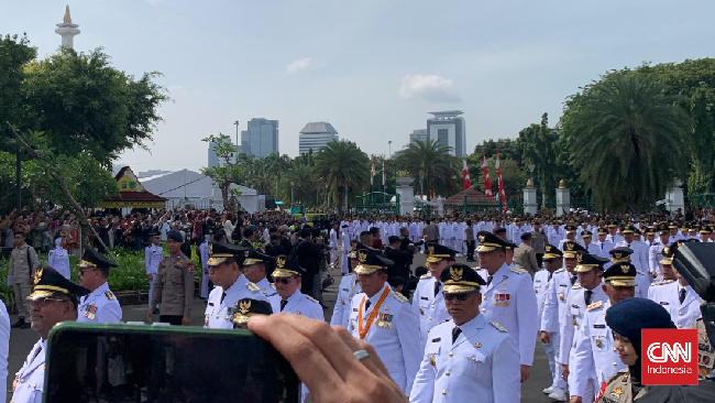 Sebanyak 961 kepala daerah dan wakil kepala daerah telah tiba di Istana Negara, Jakarta menunggu dilantik Presiden Prabowo Subianto pada Kamis (20/2) pagi.