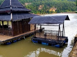 Masjid Apung Pacitan, Tempat Ibadah dengan Pemandangan Laut