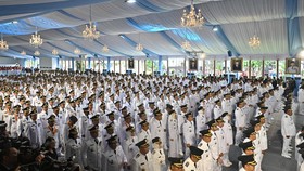 FOTO: Pelantikan Bersejarah Ratusan Kepala Daerah di Istana Negara
