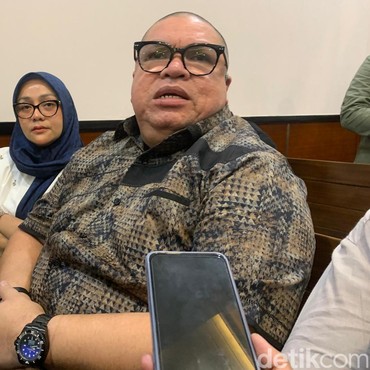 Nikita Mirzani Ditetapkan Tersangka, Razman Arif Nasution Yakin Ditahan