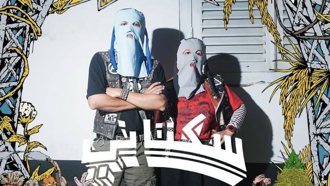 Band Sukatani menegaskan vokalis mereka, Twister Angel atau Novi Citra Indriyati, telah dipecat secara sepihak oleh yayasan sekolah.