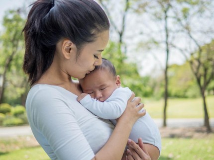 Bayi Baru Lahir Jarang Menangis, Apakah Normal?