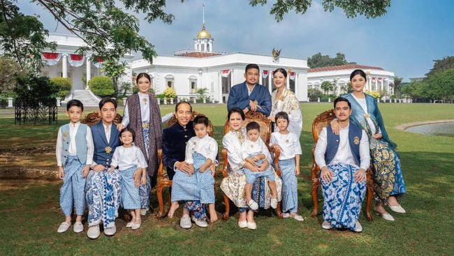 Beda Sendiri, Nahyan Anak Bobby Nasution Curi Perhatian di Pemotretan Keluarga Jokowi