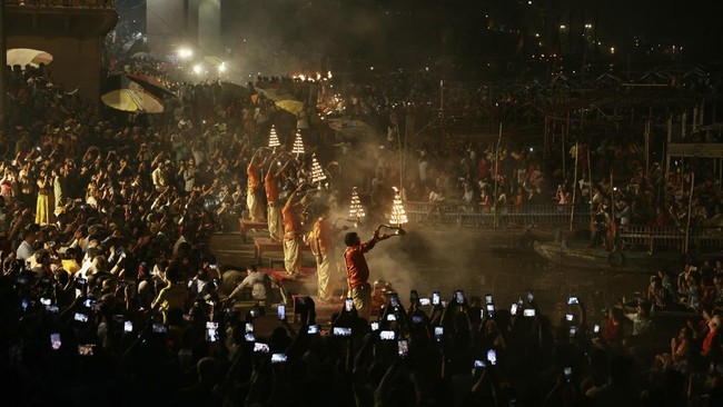 FOTO: Keajaiban Varanasi di India, Keberkahan Hidup dan Mati