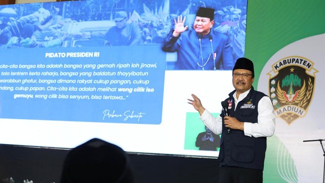 Mensos Gus Ipul memasfikan efisiensi anggaran dilakukan tanpa mengurangi hak rakyat, sehingga bansos dan honor pendamping sosial dijamin tetap aman.