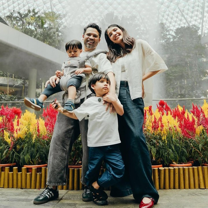 <p>"Muka dua-duanya mirip Bang Andy semua ya kak," tutur seorang netizen. "Lucas sama Kenan gemas ekspresif banget," ujar netizen lainnya. (Foto: Instagram: @achasinaga)</p>