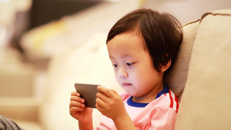 Pengaruuh screentime pada kemampuan sosial anak