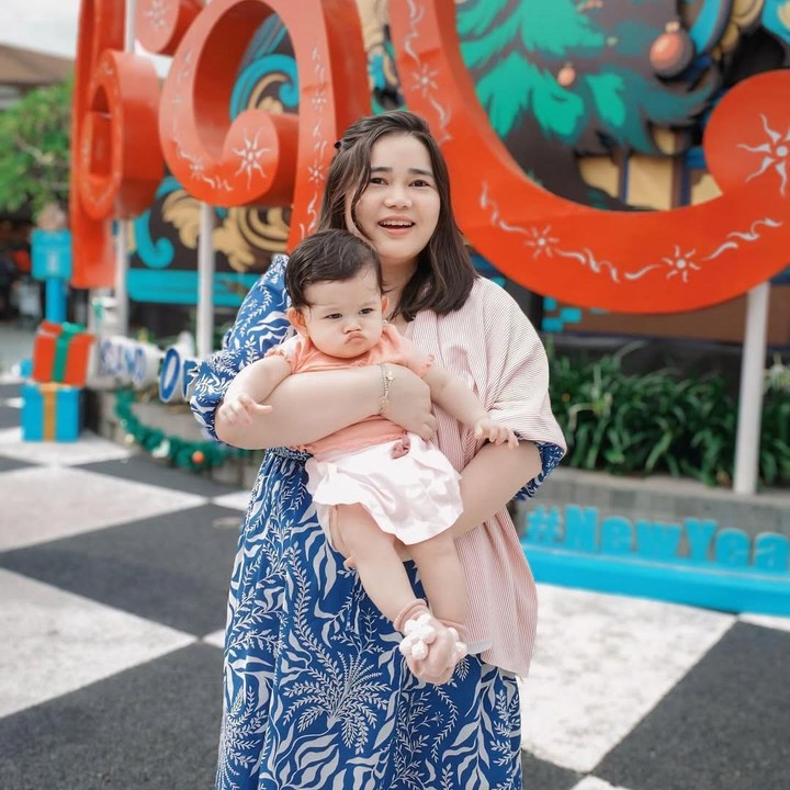 <p>Melihat perkembangan Gabriella, tidak sedikit netizen yang merasa terharu, Bunda. Mereka pun mendoakan agar Si Kecil selalu diberikan kesehatan. (Foto: Instagram: @gabriellasumargo)</p>