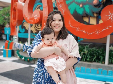 Sudah Bisa Duduk Sendiri, Intip 7 Potret Gabriella Anak Denny Sumargo & Olivia Allan