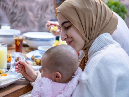 Ibu Menyusui Sebaiknya Puasa atau Tidak? Cek Ketentuannya dalam Islam