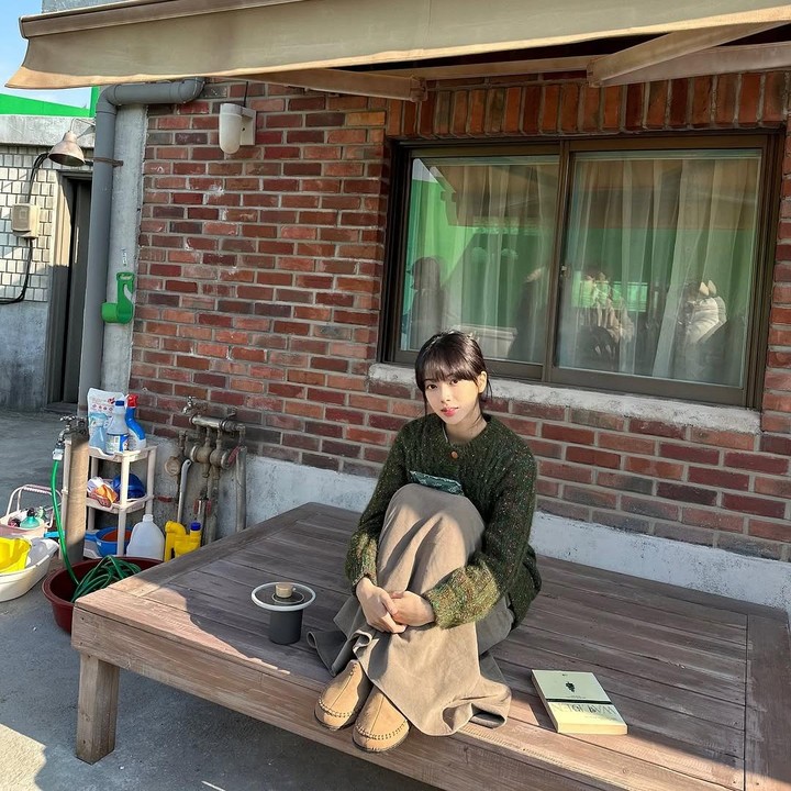 <p>Roh Jeong Eui belakangan ini sukses mencuri perhatian publik karena penampilan terbarunya yang memesona setelah berhasil menjalani diet dan menurunkan berat badan hingga 7 kilogram. (Foto: Instagram@jeongeuiyam)</p>