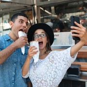 4 Pertimbangan yang Perlu Diketahui Sebelum Unggah tentang Pasangan di Medsos