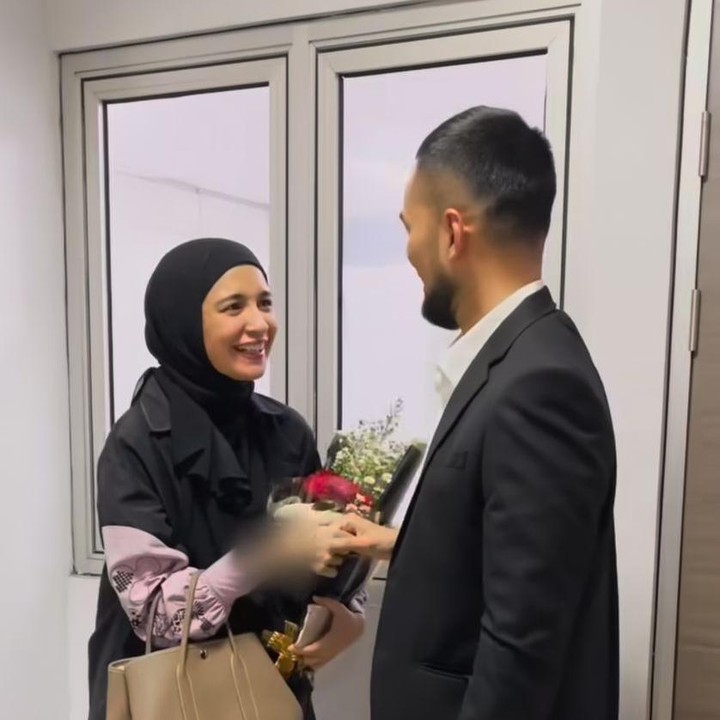 <p>Usut punya usut, ternyata Shireen dan sang suami kuliah di kampus yang sama. Hanya saja waktunya yang berbeda. Lantaran kembali ke kampus lamanya, Shireen mengenang masa-masa perjuangannya saat ujian kelulusan. (Foto: Instagram@shireensungkar)</p>