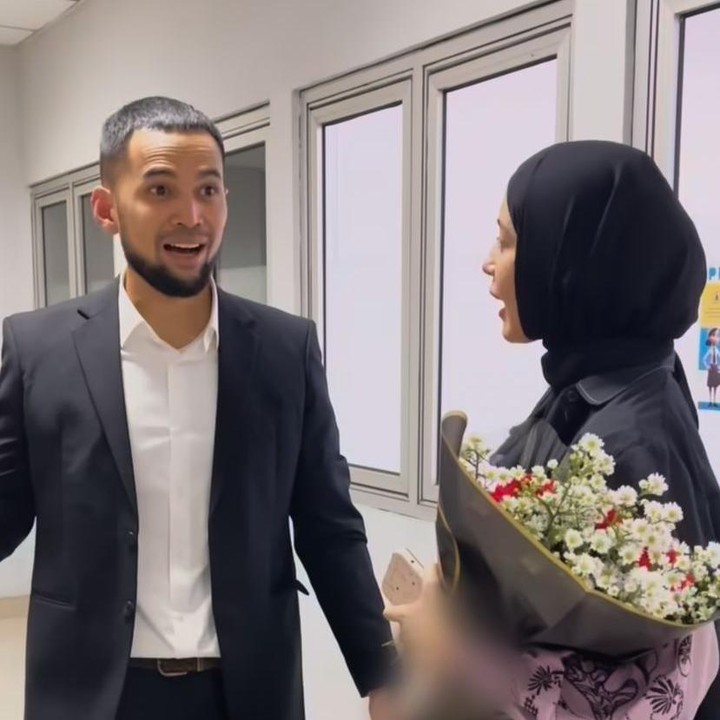 <p>Shireen mengaku menjalani sidang akhir setelah satu minggu melahirkan. Hal itu membuatnya juga harus <em>multitasking</em> sambil pompa ASI. “Keinget dulu skripsi pas hamil dan sidang abis lahiran satu minggu bolak-balik mompa ASI. Alhamdulillahhhhhh,” ujar Shireen. (Foto: Instagram@shireensungkar)</p>