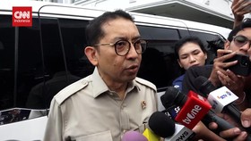 VIDEO: Menbud Fadli Zon Buka Suara Soal Lagu Bayar Polisi