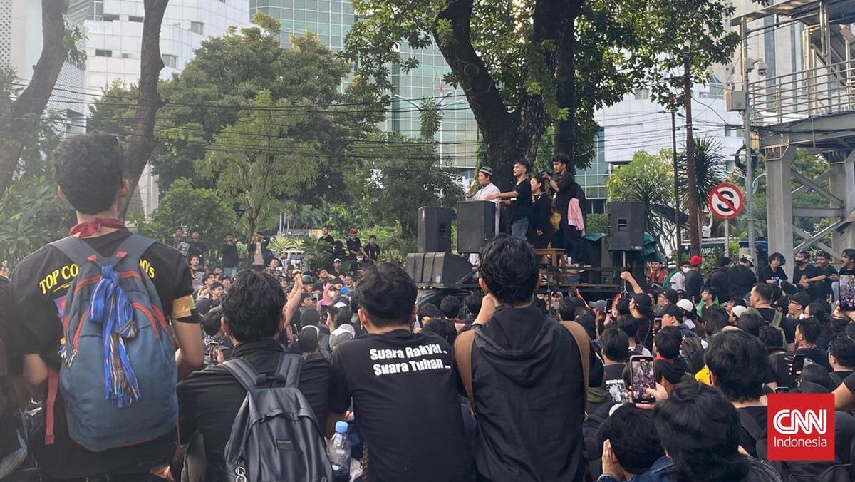 Warga Disabilitas Demo Indonesia Gelap, Baca Pancasila di Patung Kuda